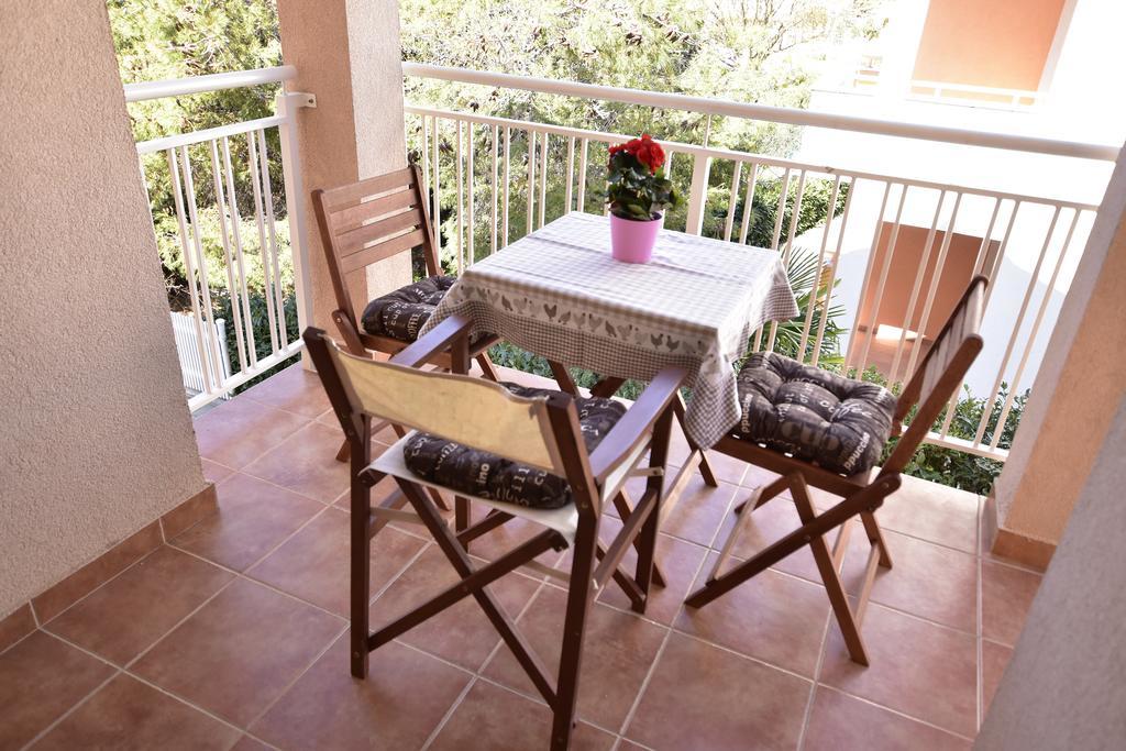 Apartman Sena Vodice Esterno foto