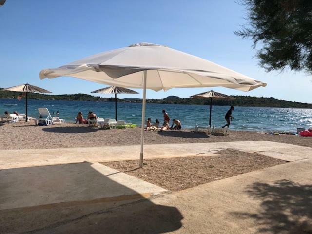 Apartman Sena Vodice Esterno foto